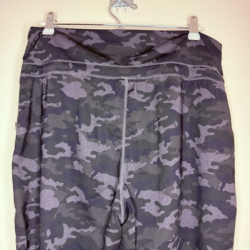 FABLETICS Maj Foldover Drawstring Waistband Pocket Camo Atheleisure Yoga Jogger - Picture 9 of 11